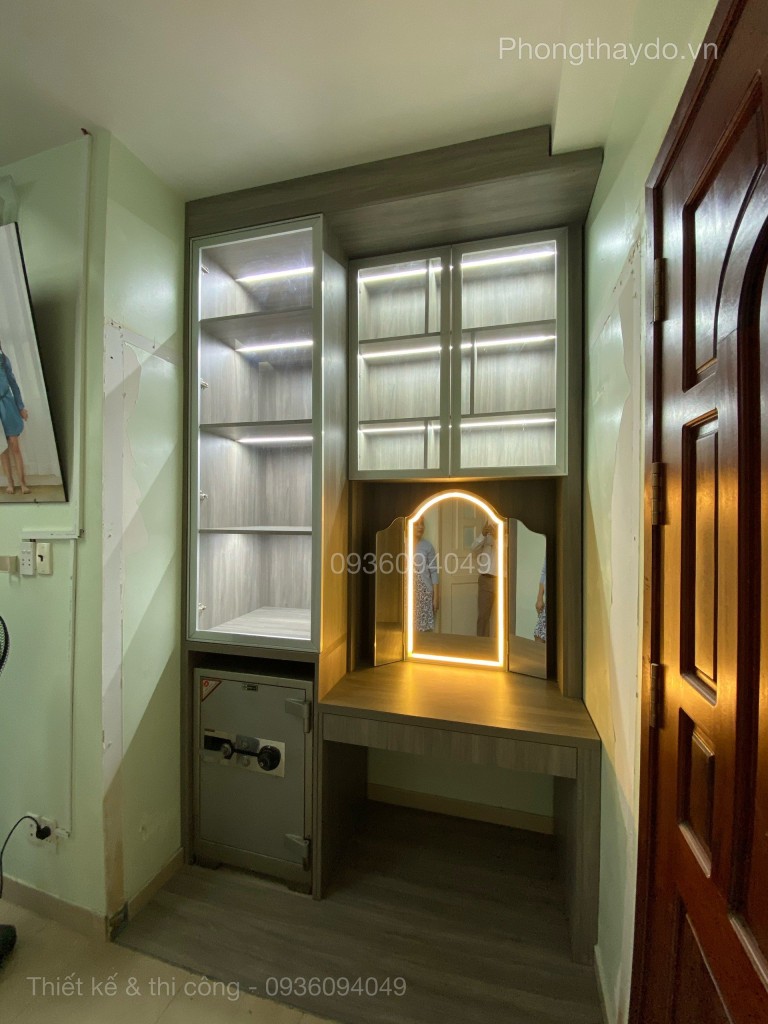 Phòng thay đồ và bàn trang điểm