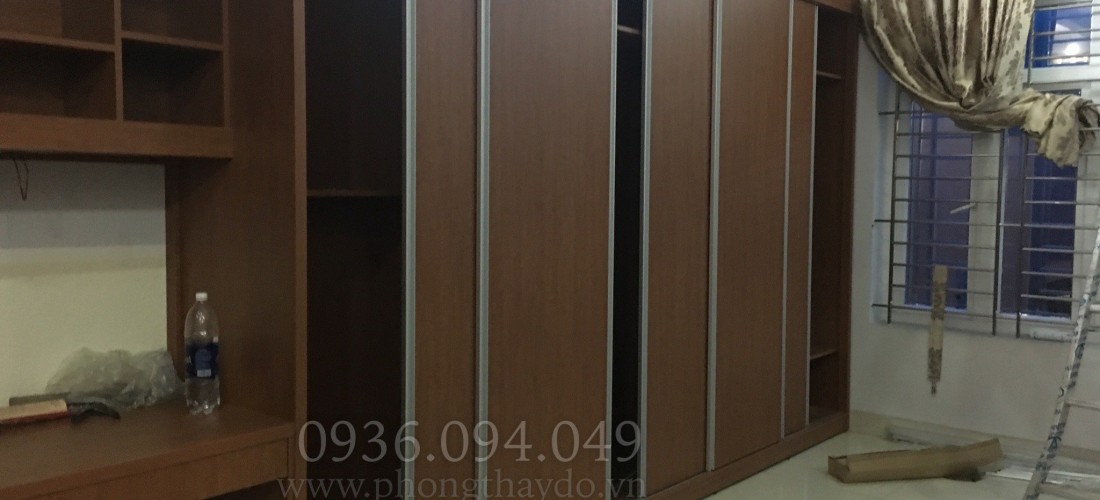 Tủ quần áo phòng thay đồ bằng gỗ tự nhiên có giá trị thẩm mỹ cao